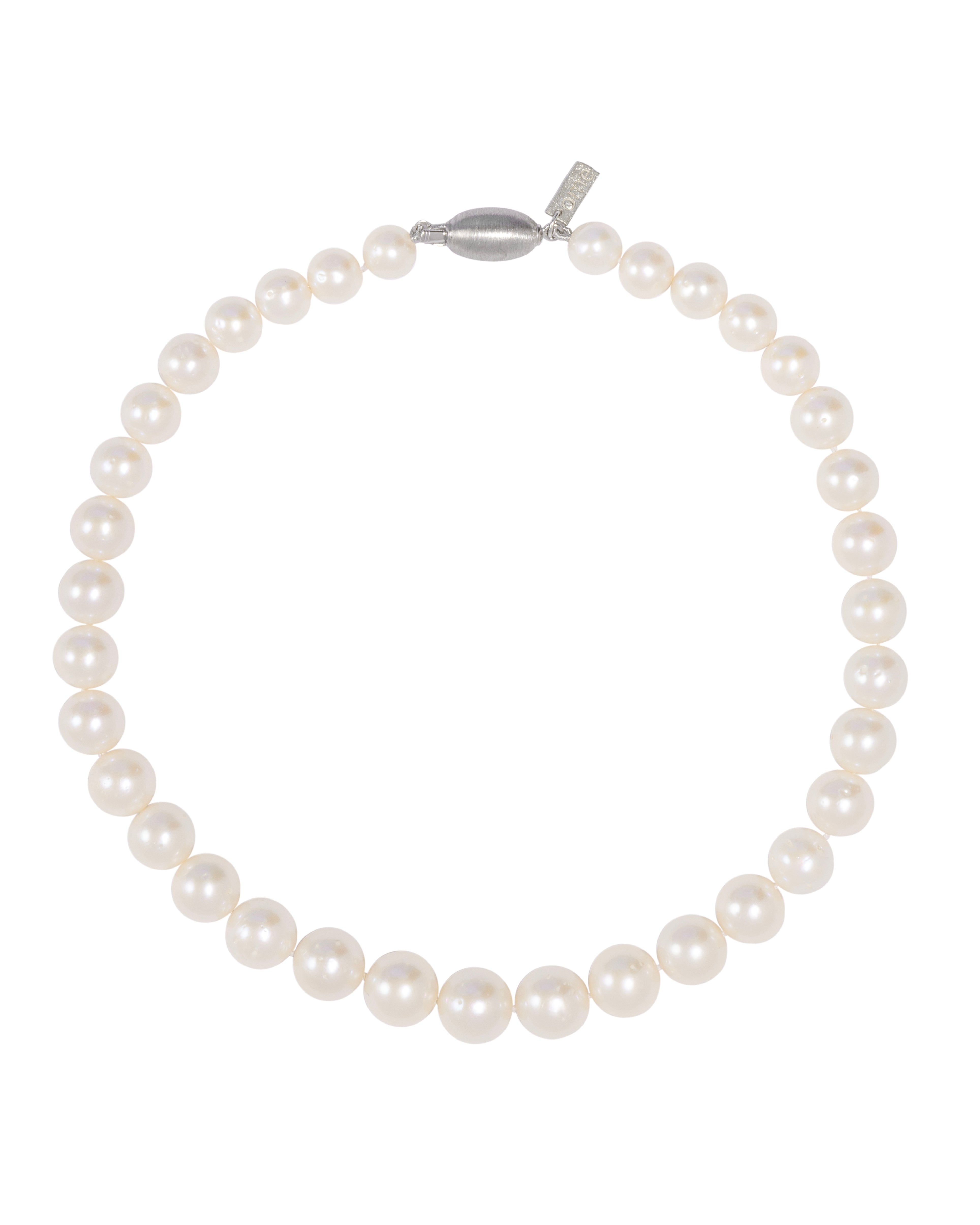 A rhodium-plated silver necklace featuring round freshwater pearls.