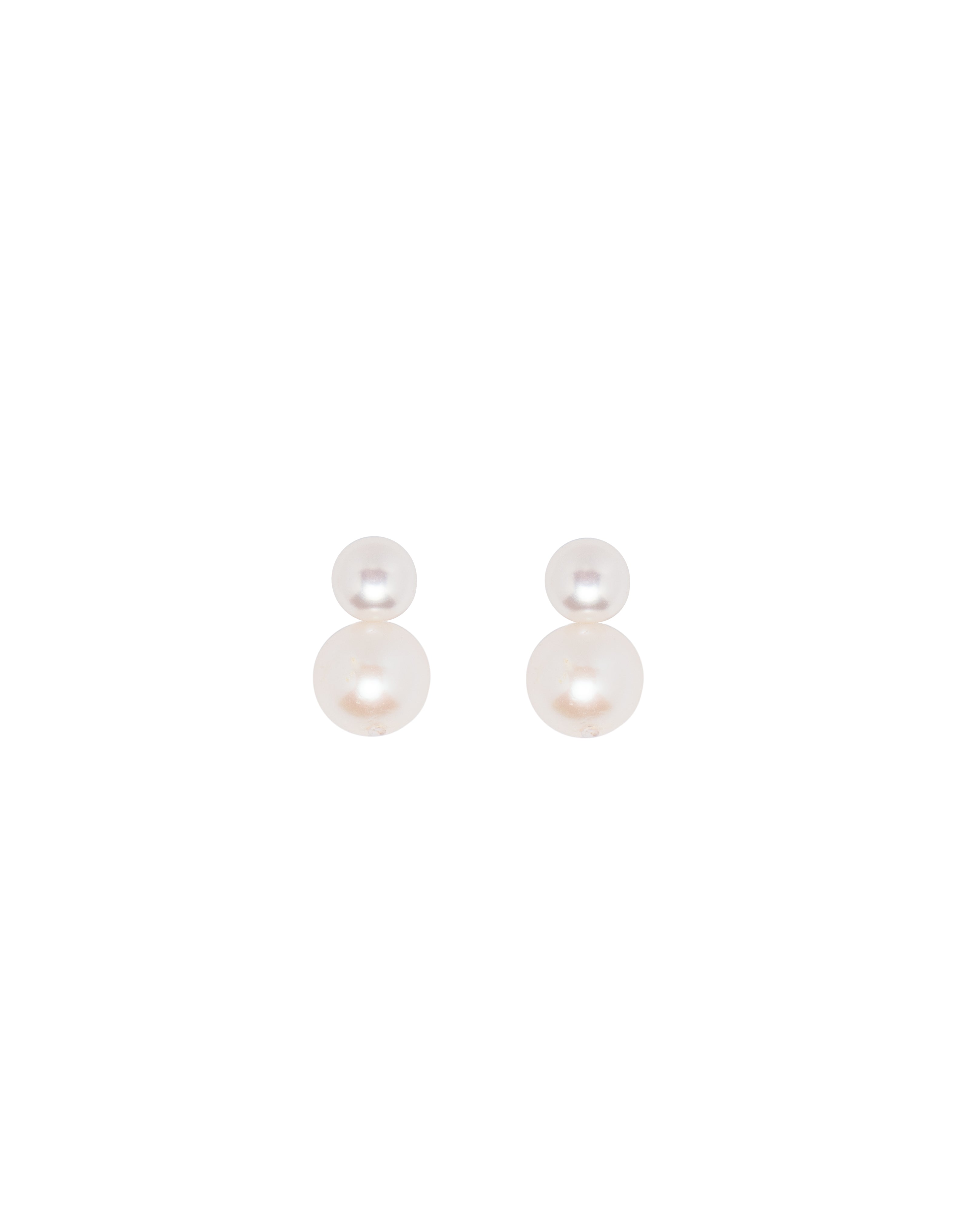 A pair of bridal earrings with freshwater pearls. Handmade Jewelry for wedding